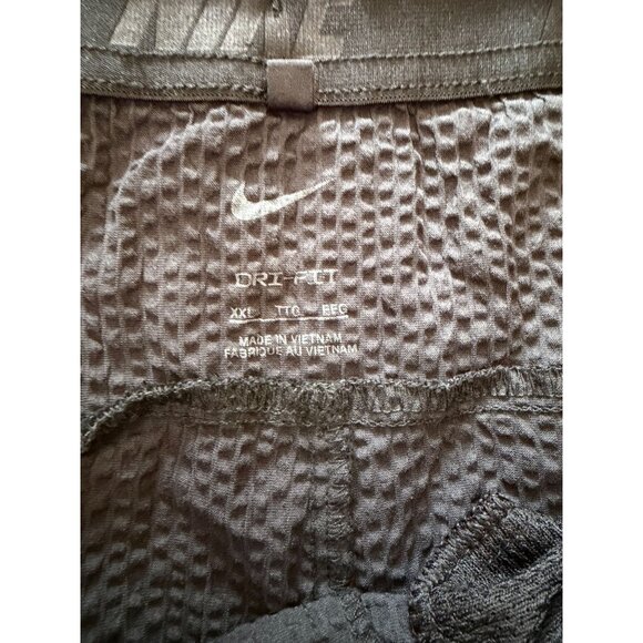 NIKE MENS SEERSUCKER BLACK SHORTS SZ XXL - Picture 4 of 4